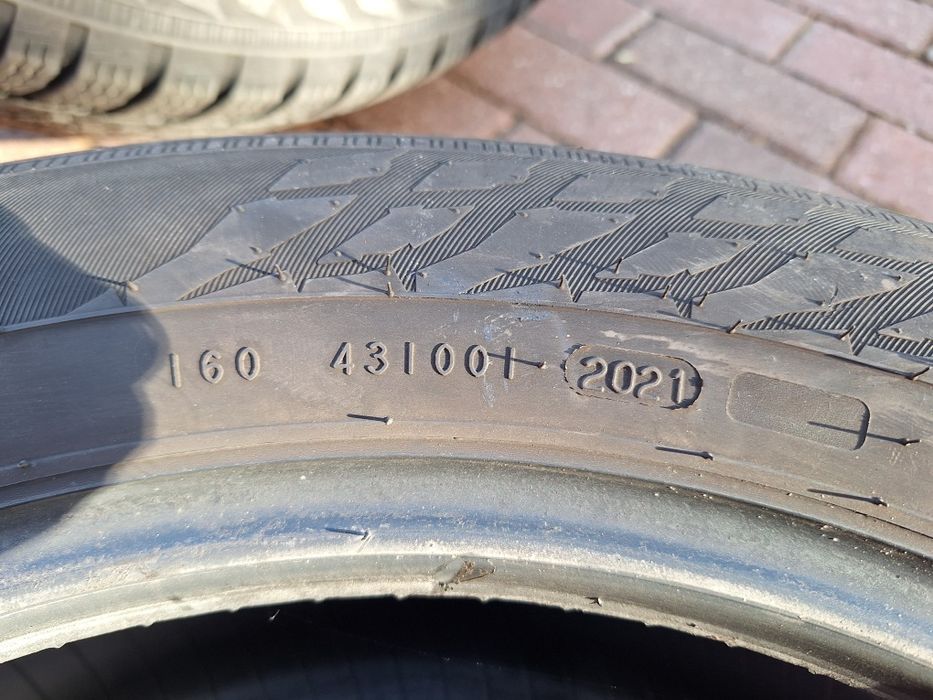 Nokian WR Snowproof 225/55R17 , 2szt jak nowe