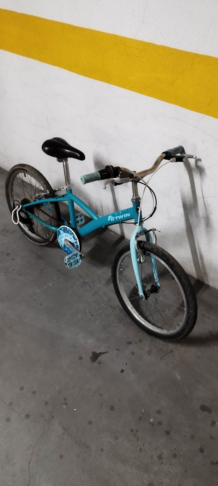 Bicicleta criança Btt da Decatlhon roda 20  6 - 9anos