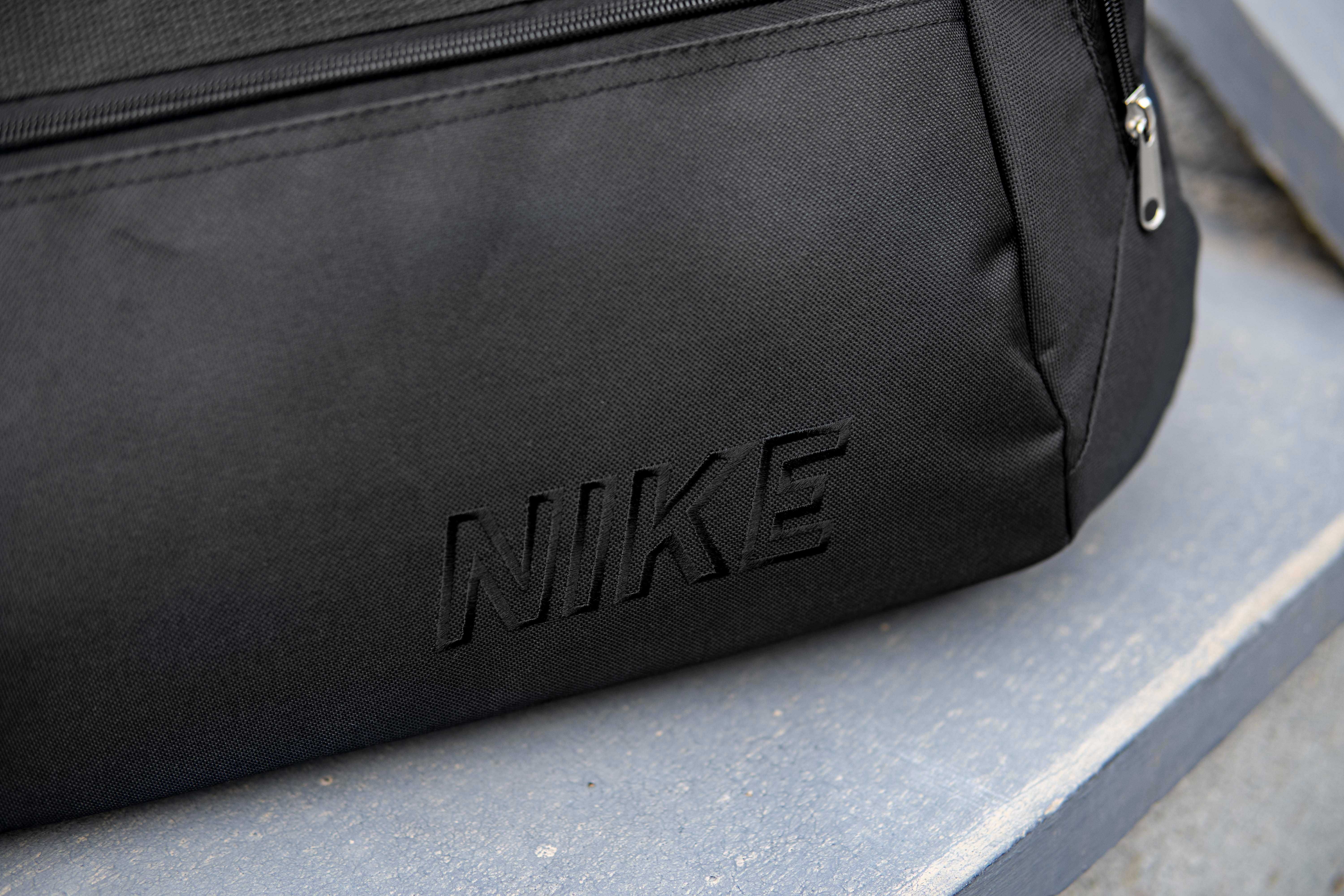 Спортивна сумка Nike Tales для тренувань на 36 л Акція