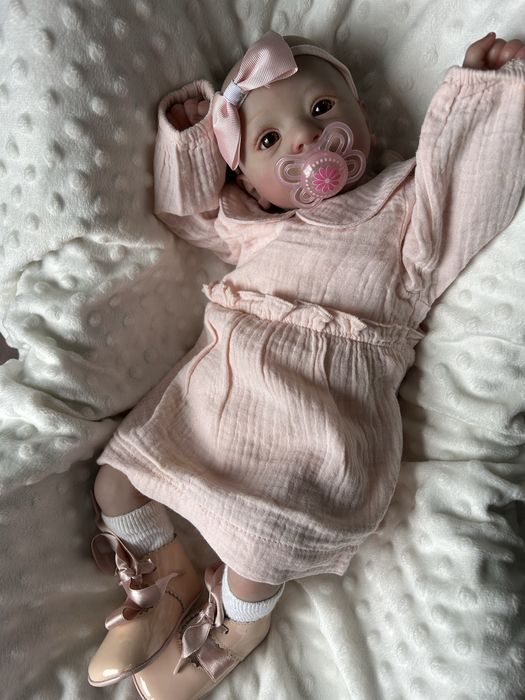 Bebé reborn olhos azuis ou castanhos por encomenda