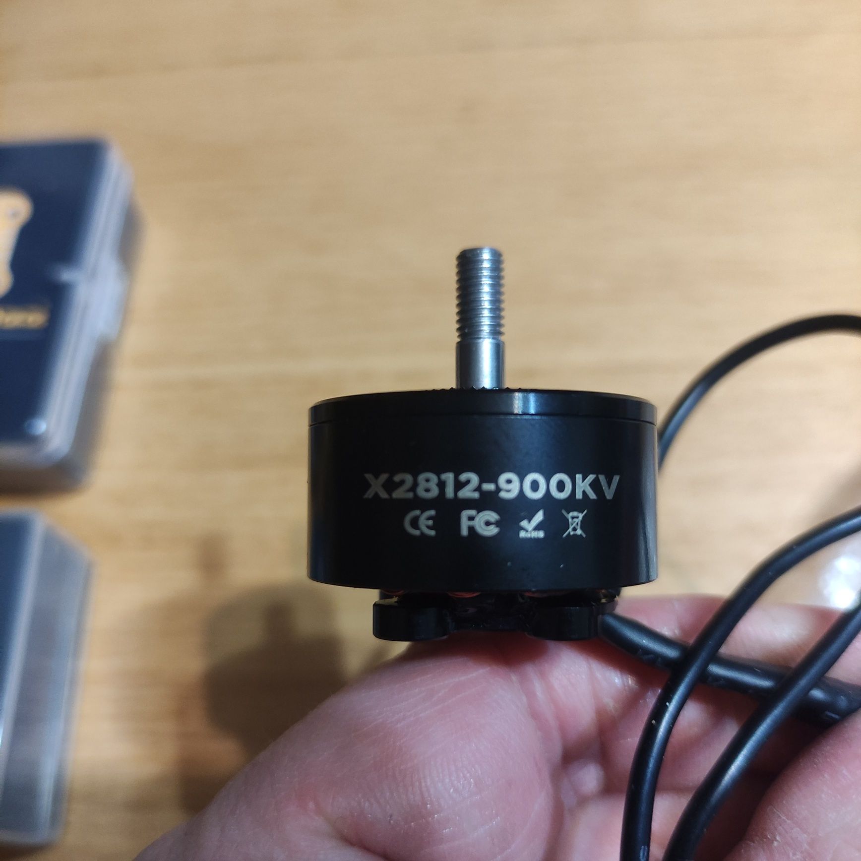 Мотораы .для FPV 2807 1300KV.  Angel Emax. Read 2812, 3115.2306.4 шт .