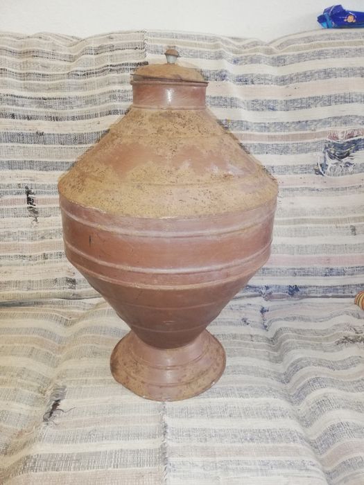 Pote metálico antigo