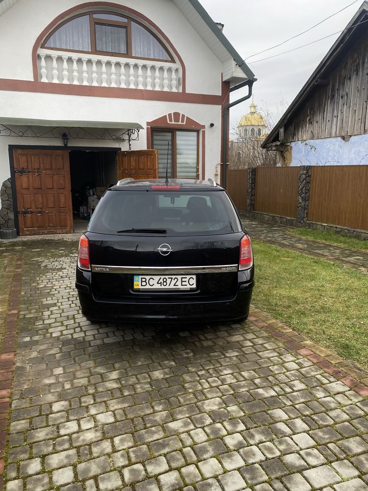 Автомобіль Asrta H