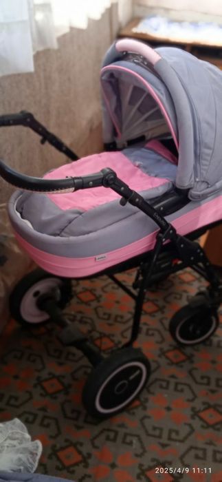 Продается дитяча коляска