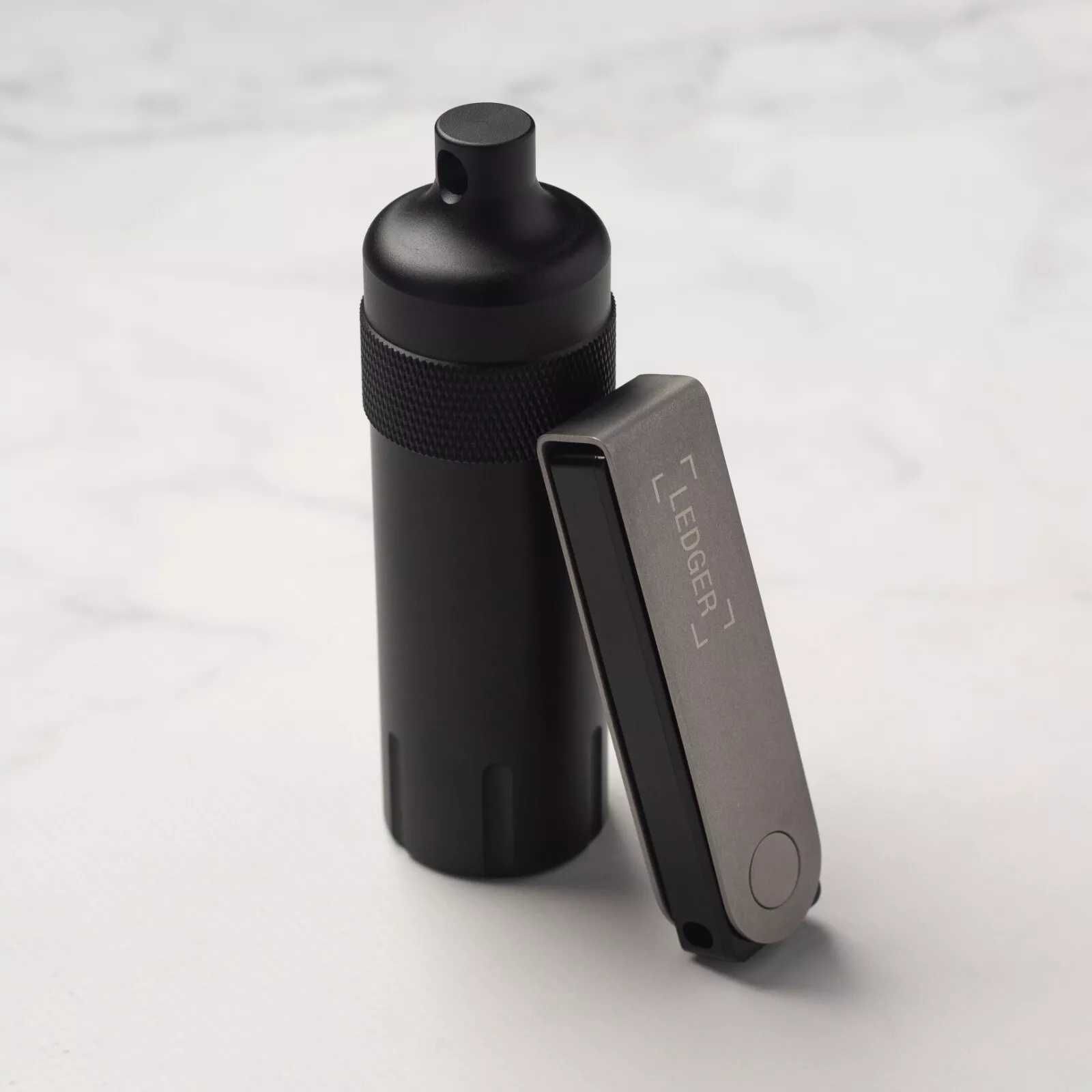 Захисна капсула, кейс, для usb флешек, криптогаманців Ledger Nano