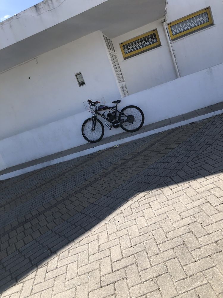 Bicicleta com motor excelente estado