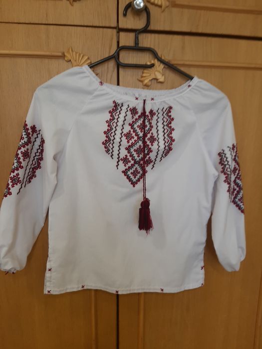 Вишиванка на дівчинку