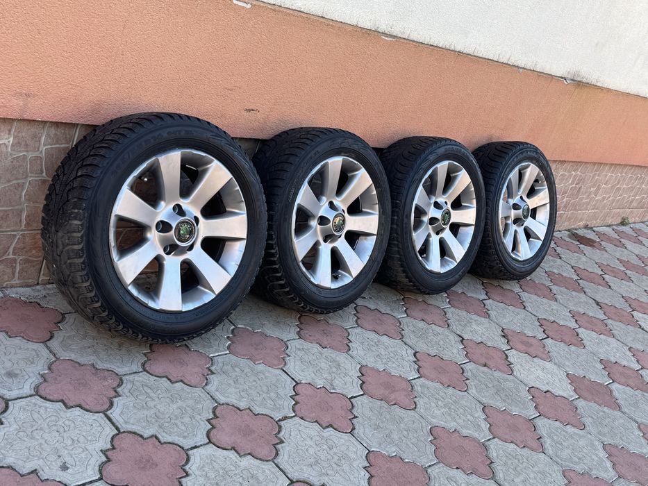 Диски с зимней резиной R16 5x112 оригинальные VW Tiguan Skoda Audi