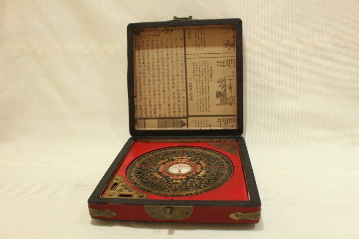 Antiga Bússola Náutica Chinesa em Caixa decoração Dragão e Fénix