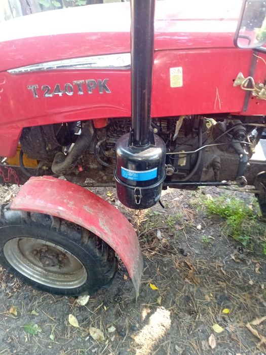 Продам Трактор з фрезой и плугом