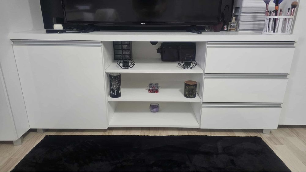 Meble Bodzio biały połysk i srebrne wstawki