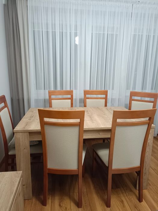 Komplet krzeseł do jadalni