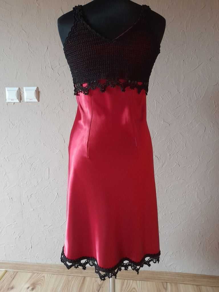 Czerwona sukienka R. M