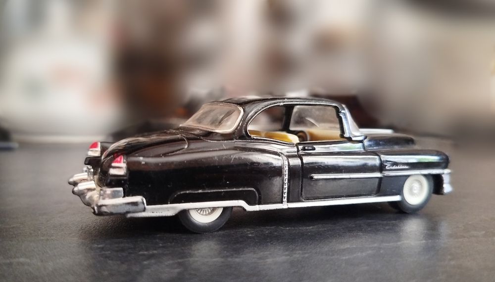 Cadillac Series 62 масштабна модель