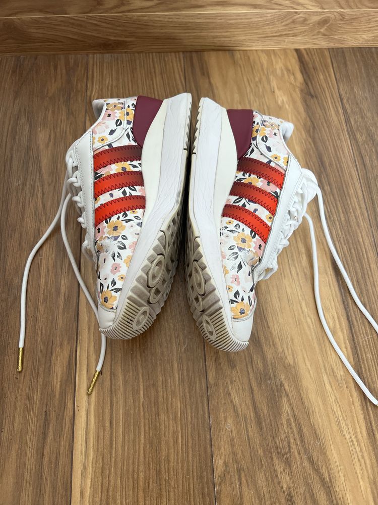 Buty Adidas Originals SL Andridge kolorowe w kwiaty hippie