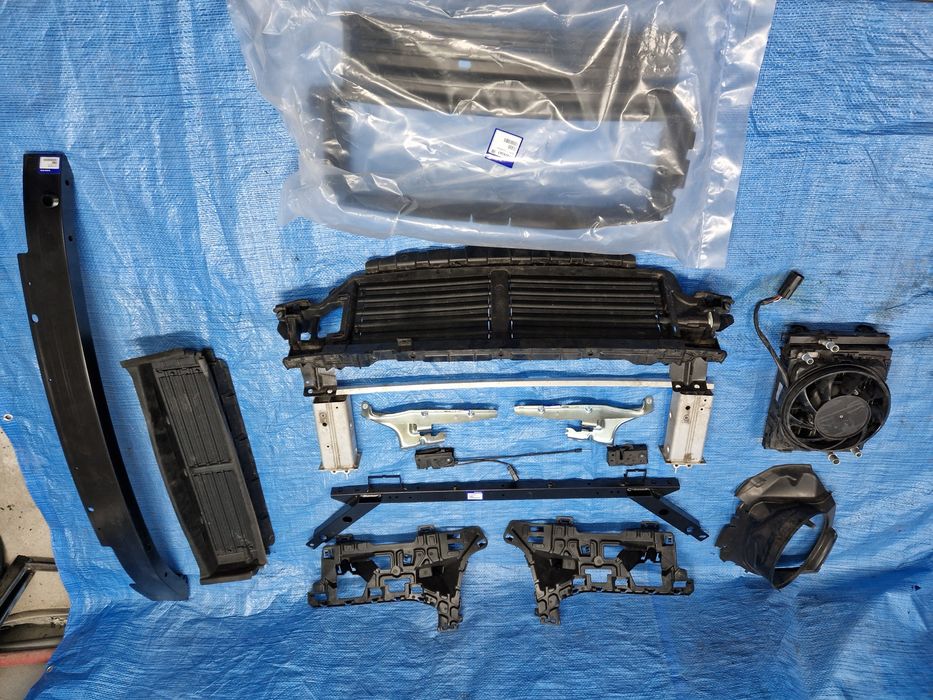 Volvo XC60 II  maska zderzak belka roleta full led