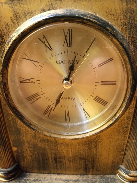 Часы настольные б/у 440гр