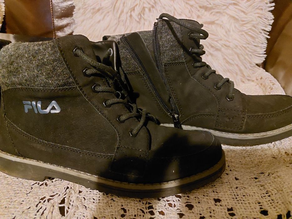 Buty, trzewiki zimowe męskie chłopięce ocieplane czarne Fila 39