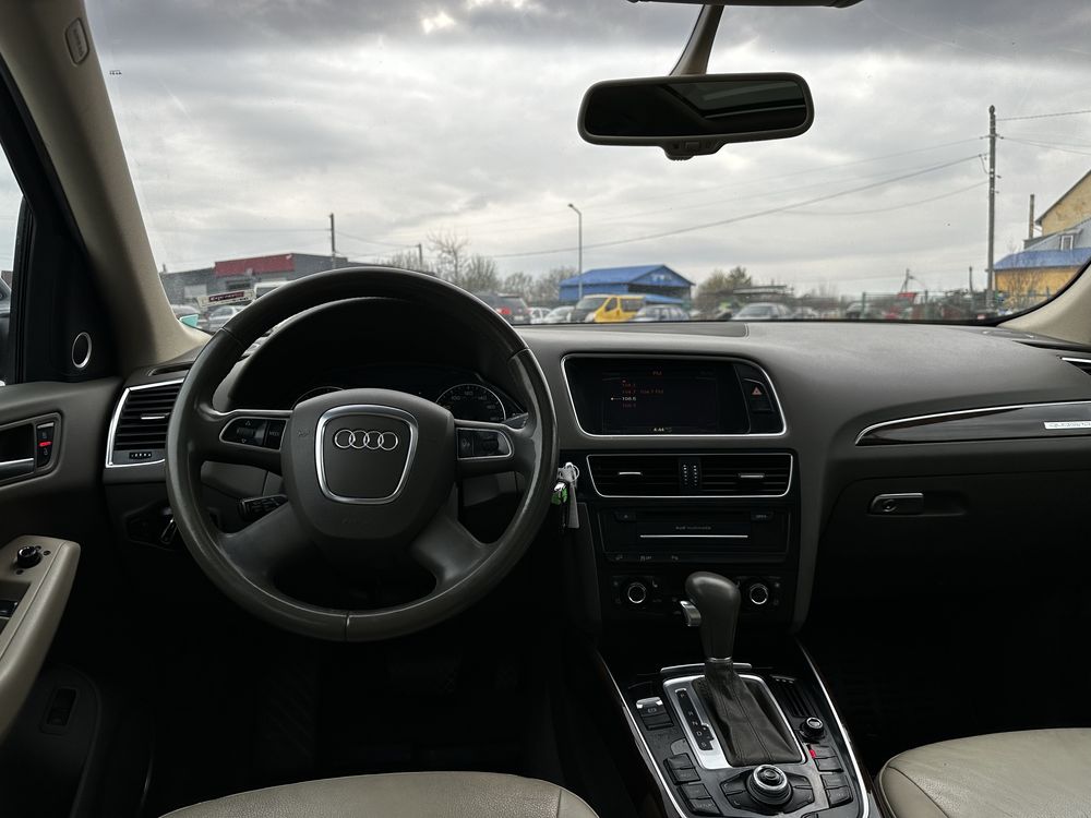 Audi  Q5   2010