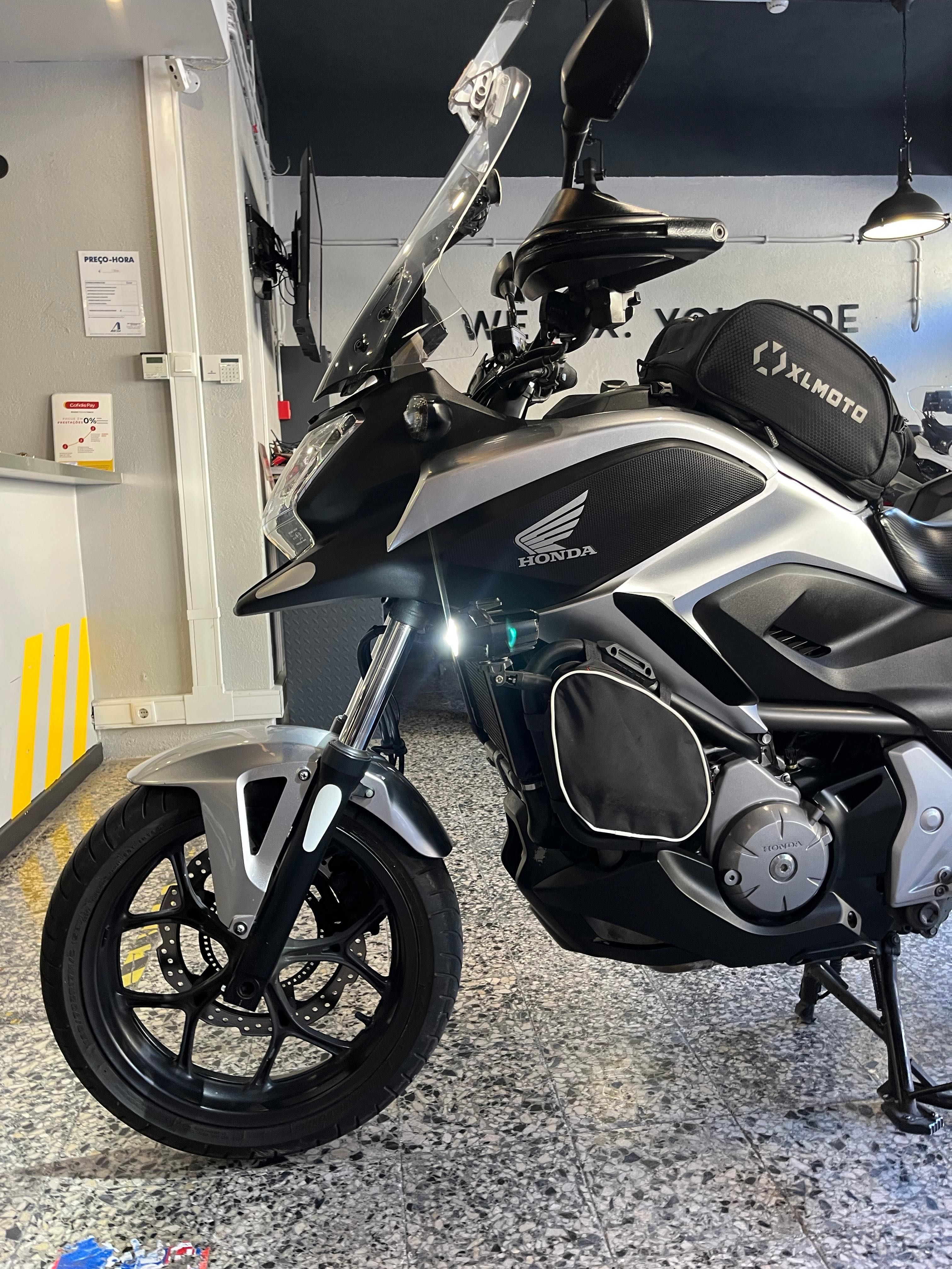 Honda NC DCT (caixa automática)  Muito Estimada e com Extras