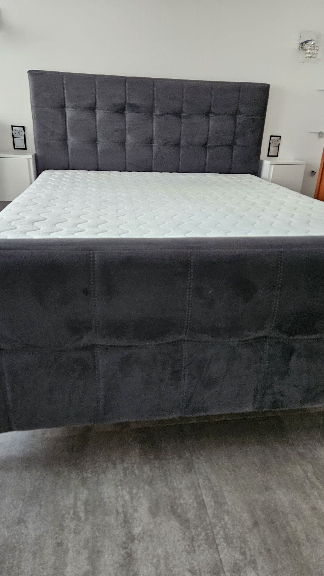Łóżko z materacem 160x200