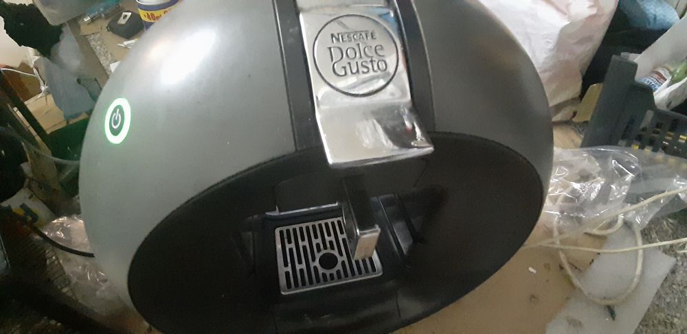 Três máquinas de café