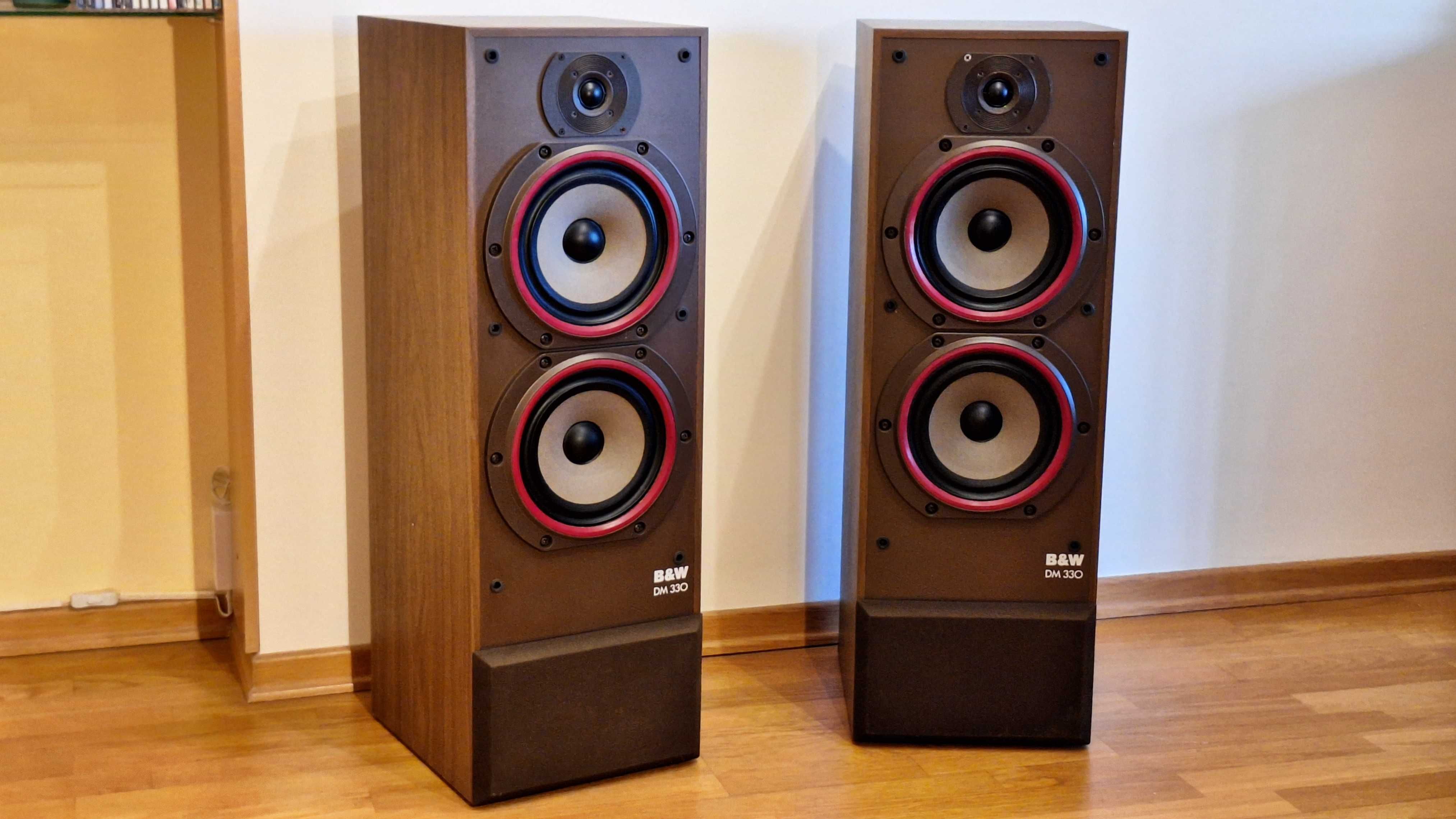 Colunas B&W modelo DM330