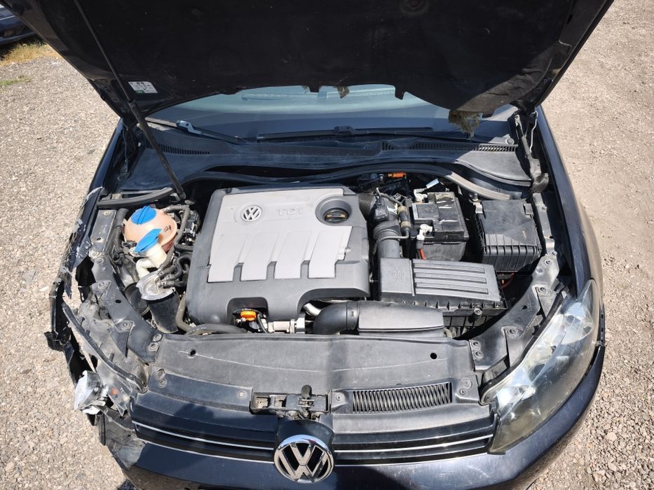 VW Golf 1.6 TDI 105cv
