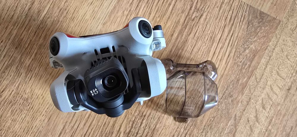 Dron dji mini 4 pro fly more combo