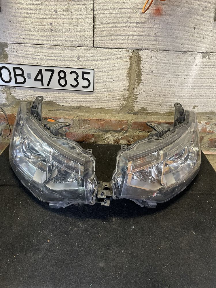 Передня фара ліва / права MITSUBISHI OUTLANDER 3, ксенон, 8301c2-04,