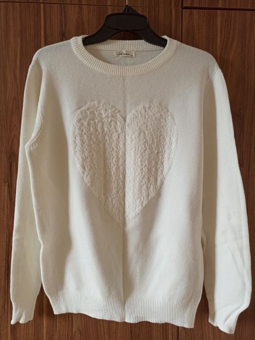 Biały damski sweter