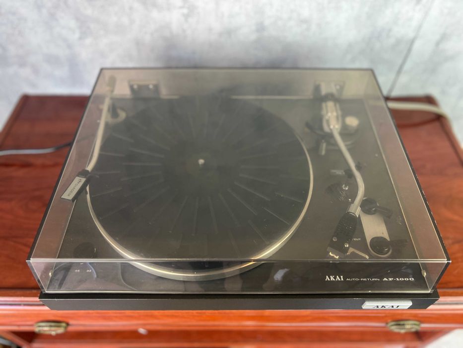 Gramofon Akai AP-100C – automat z powrotem ramienia, wkładka Ortofon