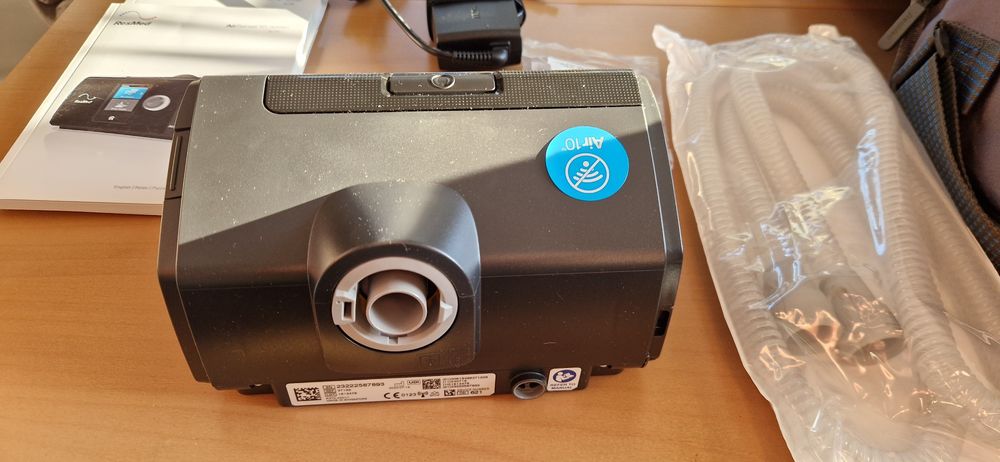 Aparat do bezdechu AirSense™ 10 z nawilżaczem i podgrzewaną rurą ResMe