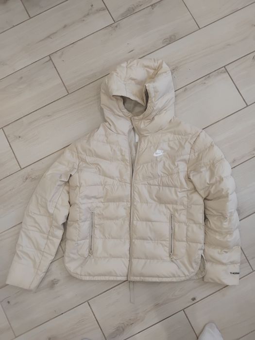 Nike куртка жіноча