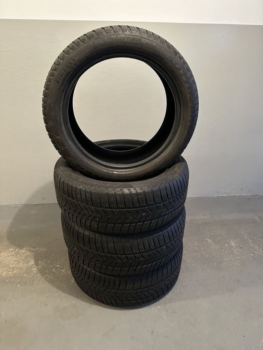 Opony zimowe 245/45/18 Pirelli