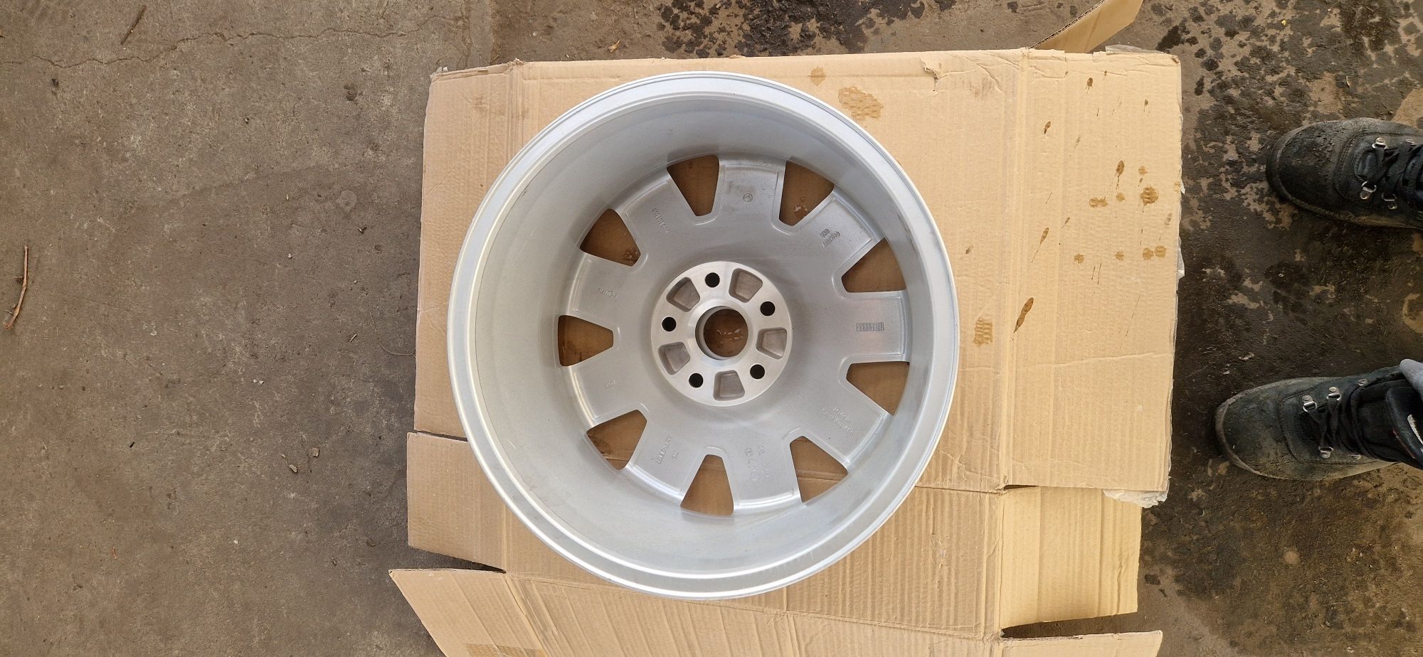 Felga aluminiowa alufelga skoda 5x112 3u0.601.025 7jx17h2 et37