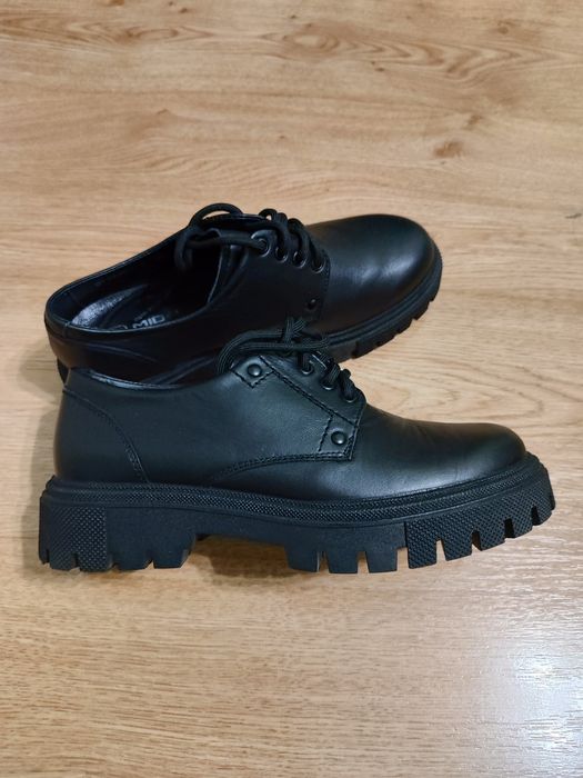 Шкіряні туфлі оксфорди жіночі