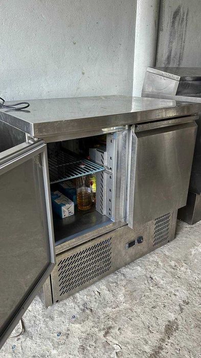 Стіл холодильник