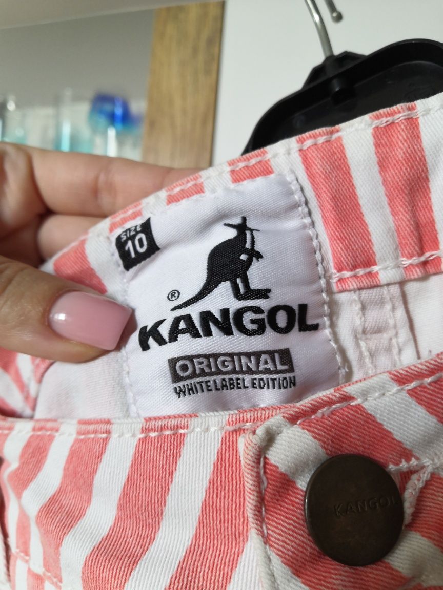 Kangol krótkie elastyczne spodenki szorty wysoki stan paski.