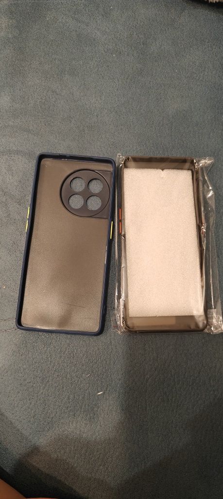 Продаю чехол на one plus 11 и one plus 8T