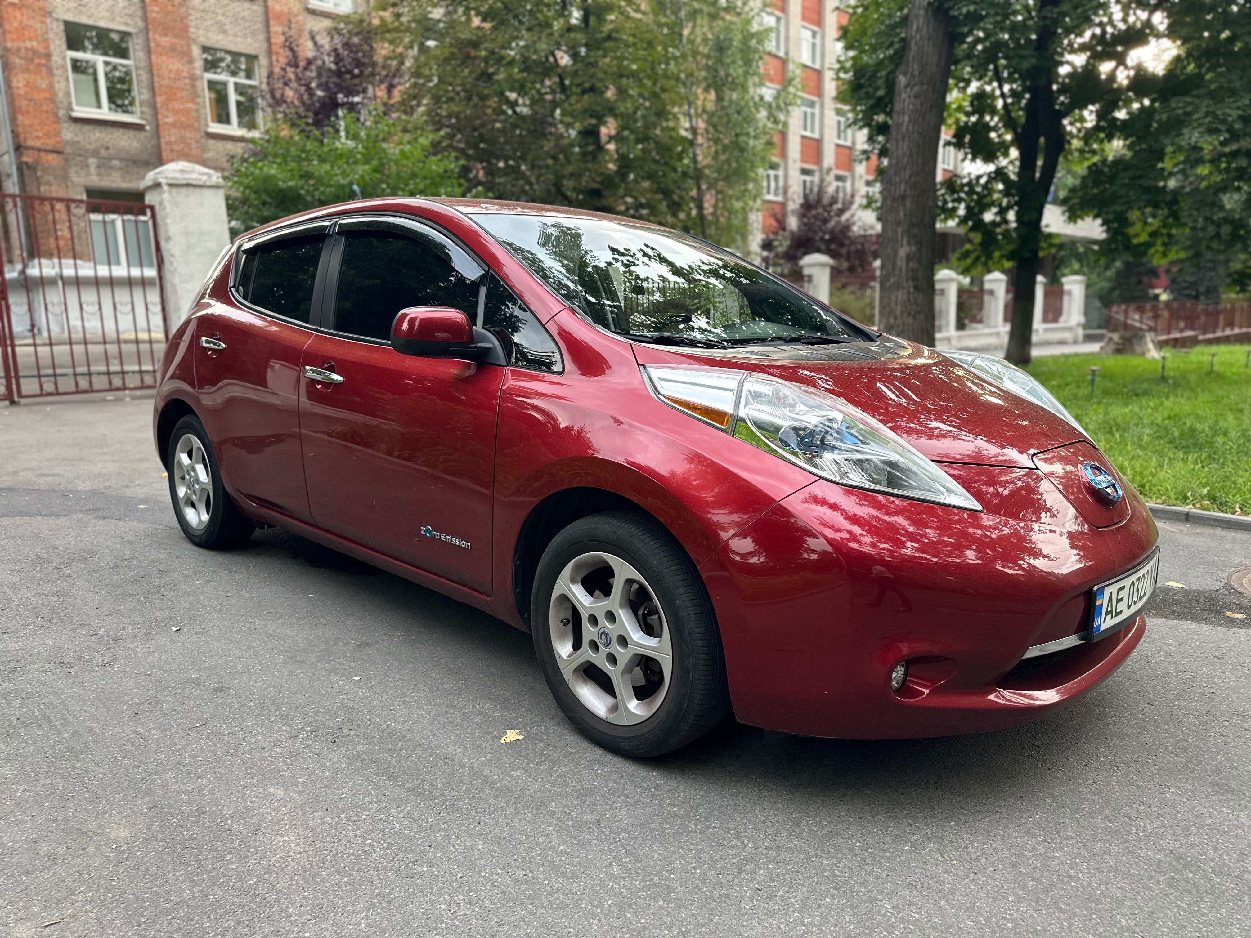 Аренда электро автомобилей Nissan Leaf
