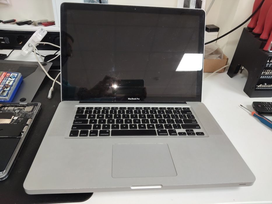 MacBook Pro 2012 15,4" A1286 completo para peças