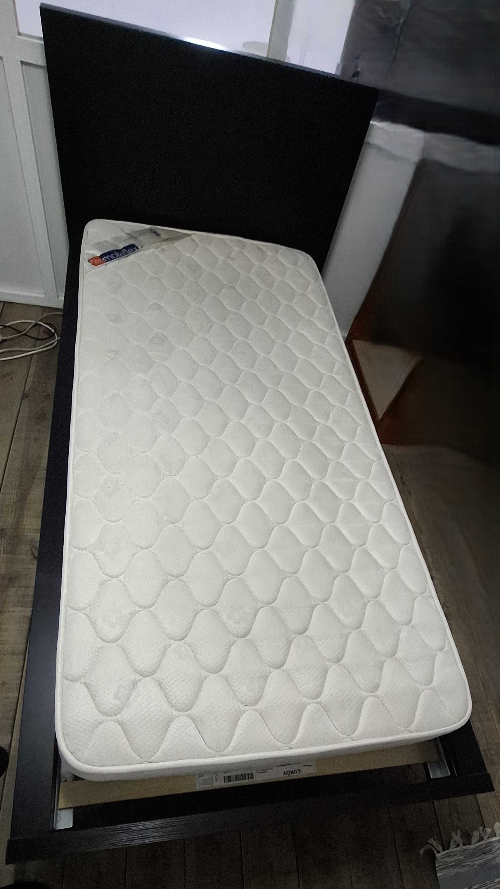 Cama de Solteiro Malm c\ Colchão Molaflex
