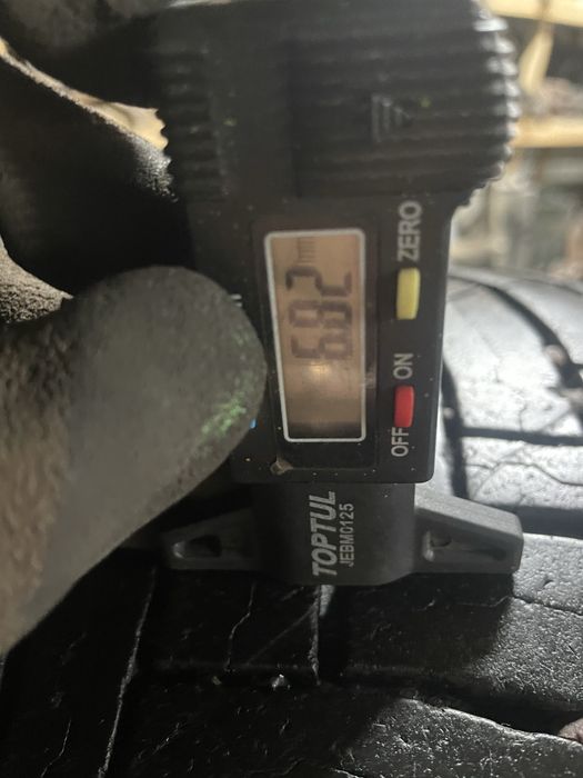 Комплект резины Michelin 215/65 р16c Шина 215/65 r16c