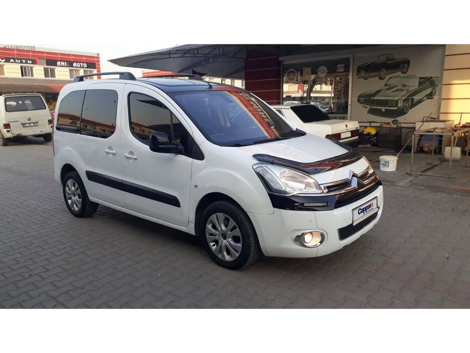 Citroen Berlingo, Peugeot Partner Дефлектор капота (мухобойка) EuroCap