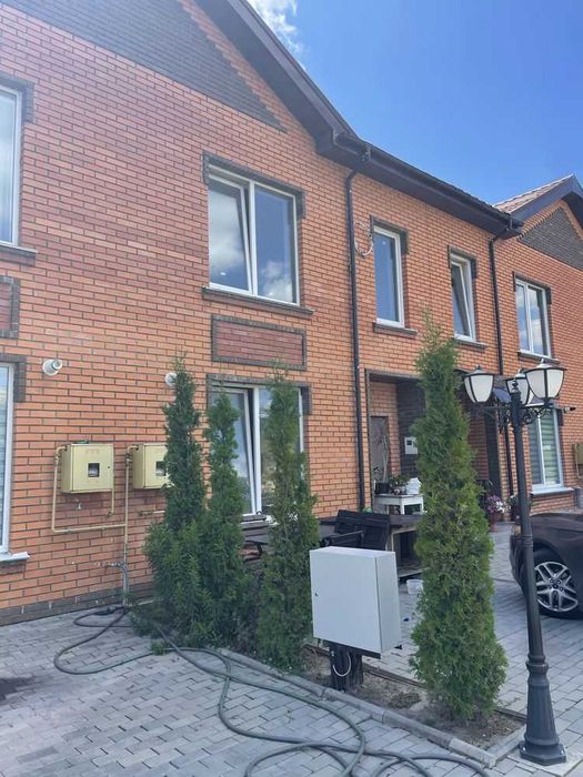 Елітний котедж в престижному районі, затишно та комфортно. ід