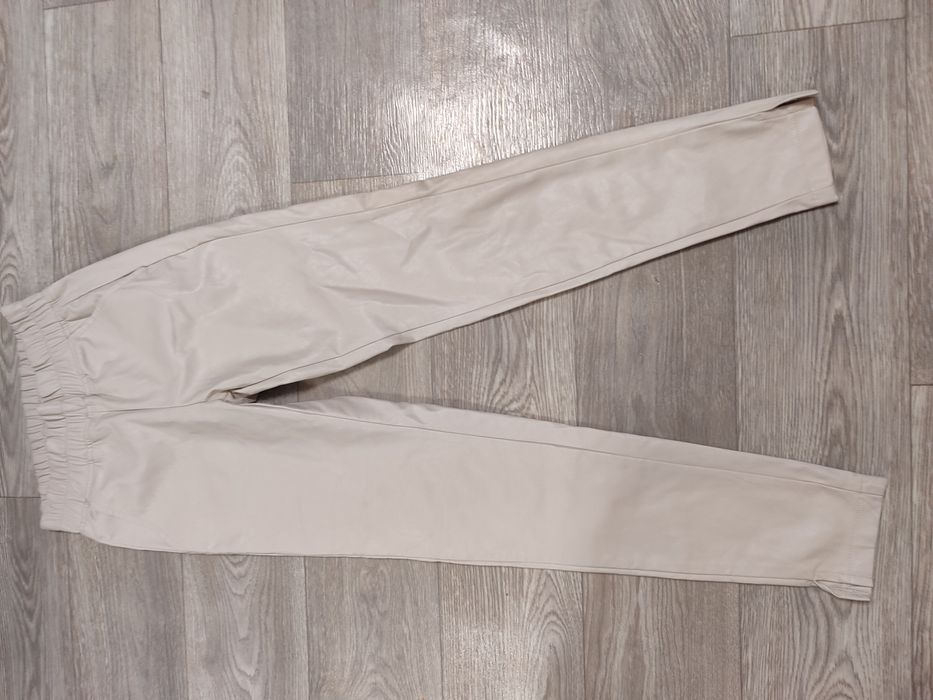 Штани з екошкіри жіночі продам