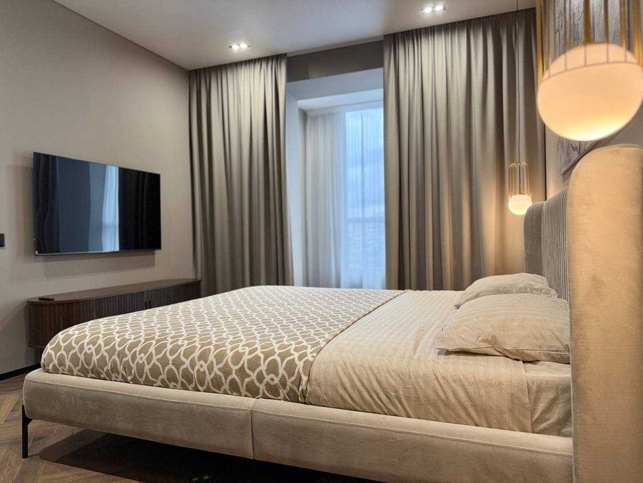 Стильна дизайнерська 1-к квартира в ЖК Липки, біля озера та парку