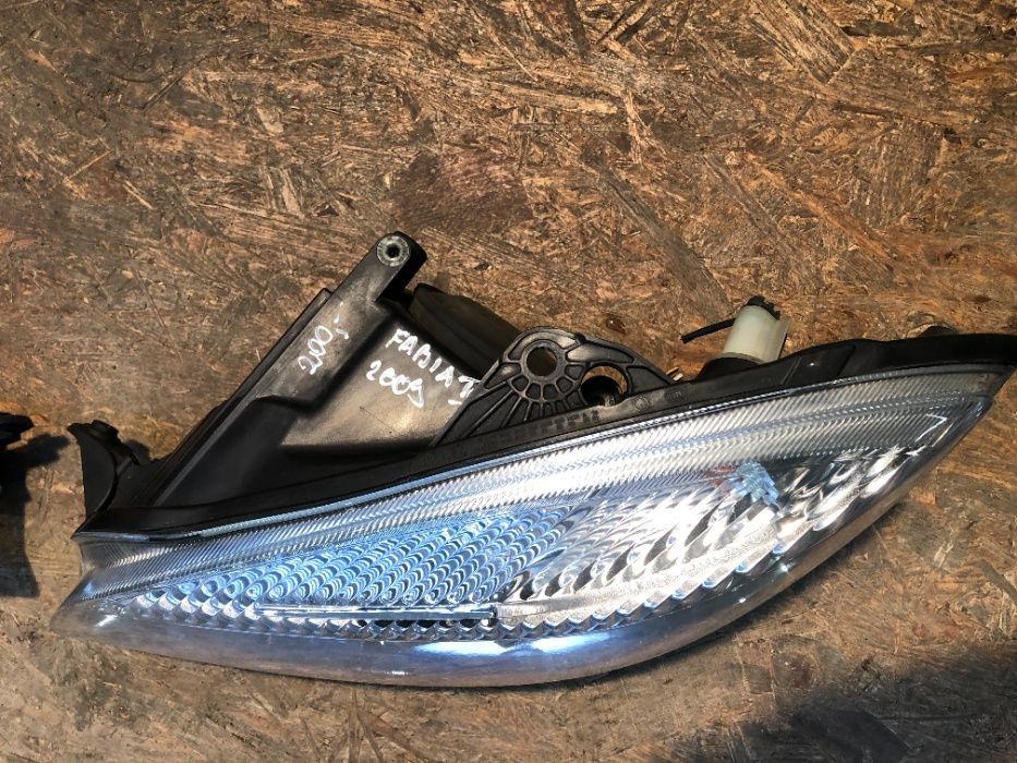 Lampa/ Reflektor Przedni Lewy Prawy Skoda Fabia II