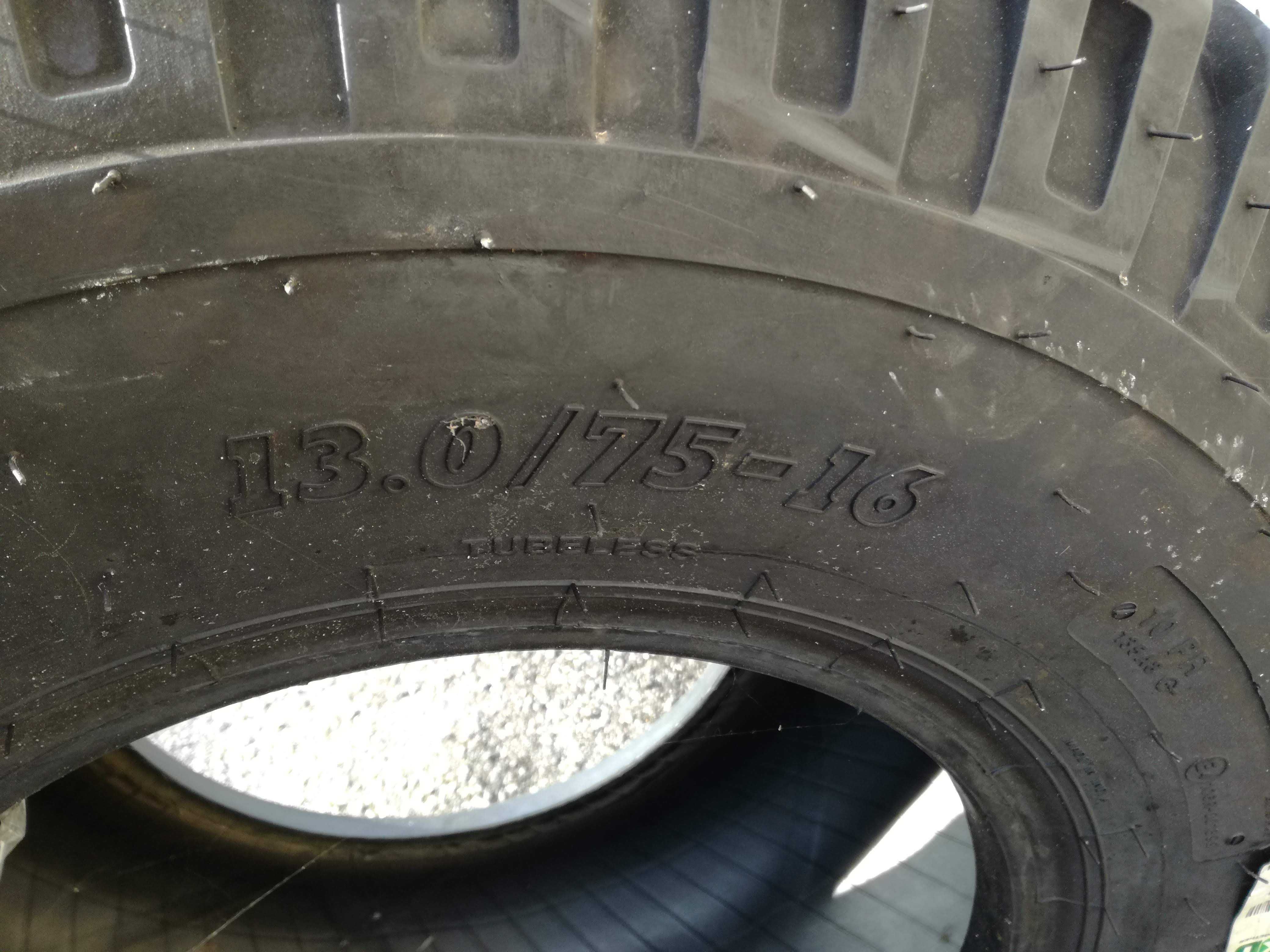 Pneu tubeless 13.0/75-16 Novo BKT Implement-AW702